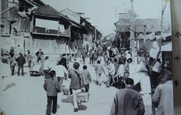 圖1：銅仁主城區(qū)舊景。銅仁日報社資料圖片.jpg